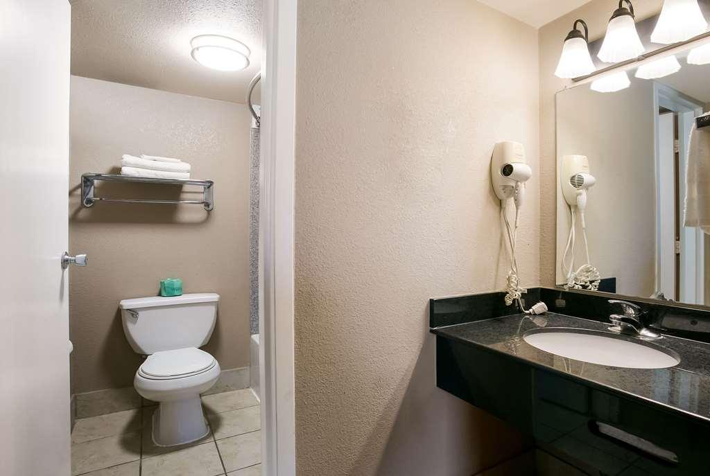 Rodeway Inn Rohrerstown エクステリア 写真
